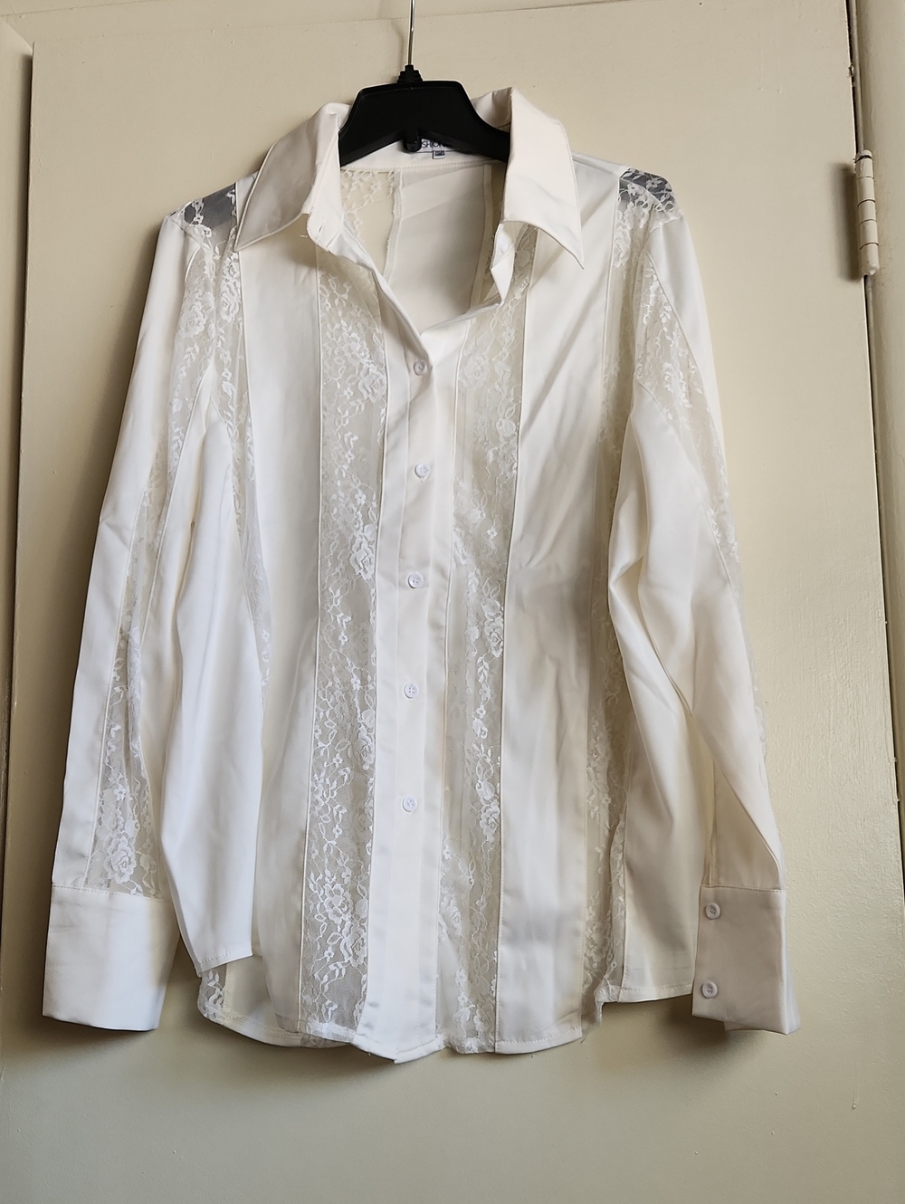 NWOT Fashion Nova XL White Lace Panel Button-Up Blouse